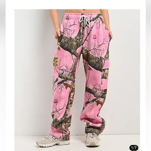 Empyre x Realtree Edge Pink Cargo Sweatpants worn once in pristine condition S